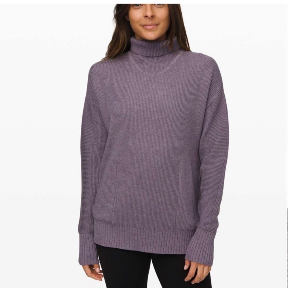 Lululemon Cozy Calling Turtleneck size S